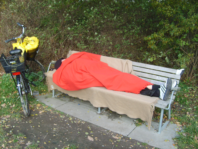 Dagen hvor en hjemløs lige valgt "vores" bænk til at Power Nappe på...